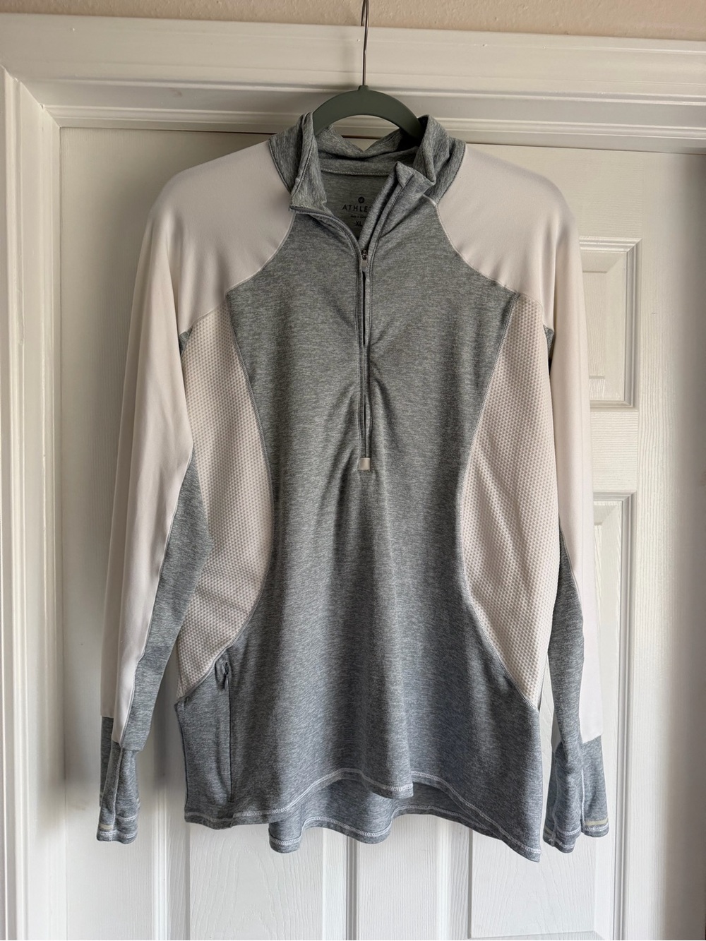 Athleta women’s Gray and White Half-Zip Pullover Sweater